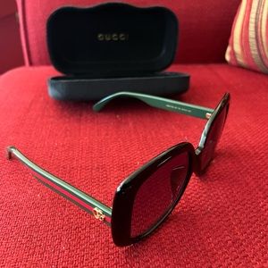 GUCCCI SQUARE SUNGLASSES -PRE-OWNED